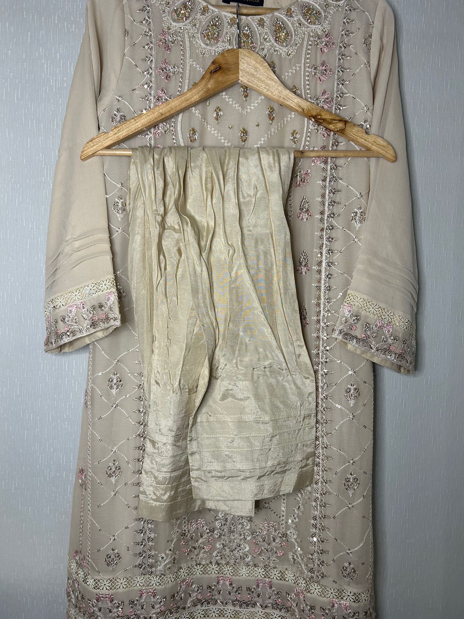 Champagne Pink Radiance - Image 5