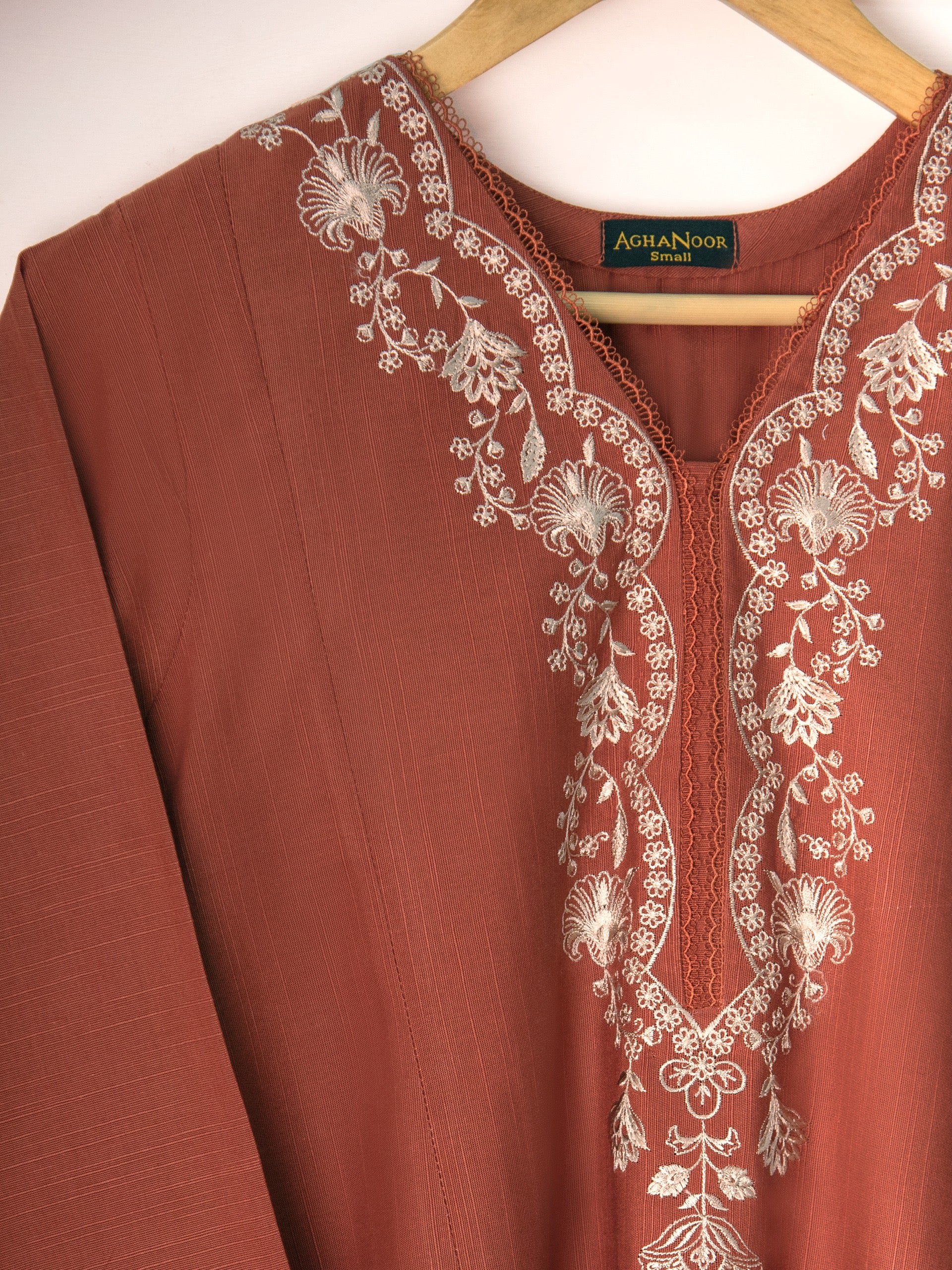 Agha Noor Embroidered Khaddar 2-Piece – Rust Farshi Suit