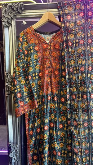 Agha Noor Printed Lawn 3PC Suit – Midnight Ember