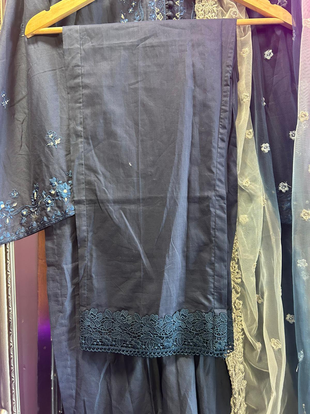 Agha Noor Midnight Mor Embroidered 3PC Suit – Navy - Image 5