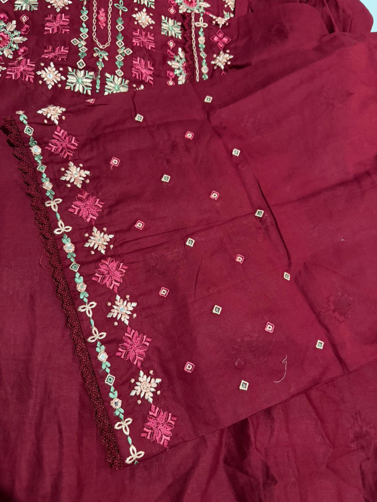 Agha Noor Crimson Bloom Embroidered 2PC Suit – Maroon Elegance - Image 4