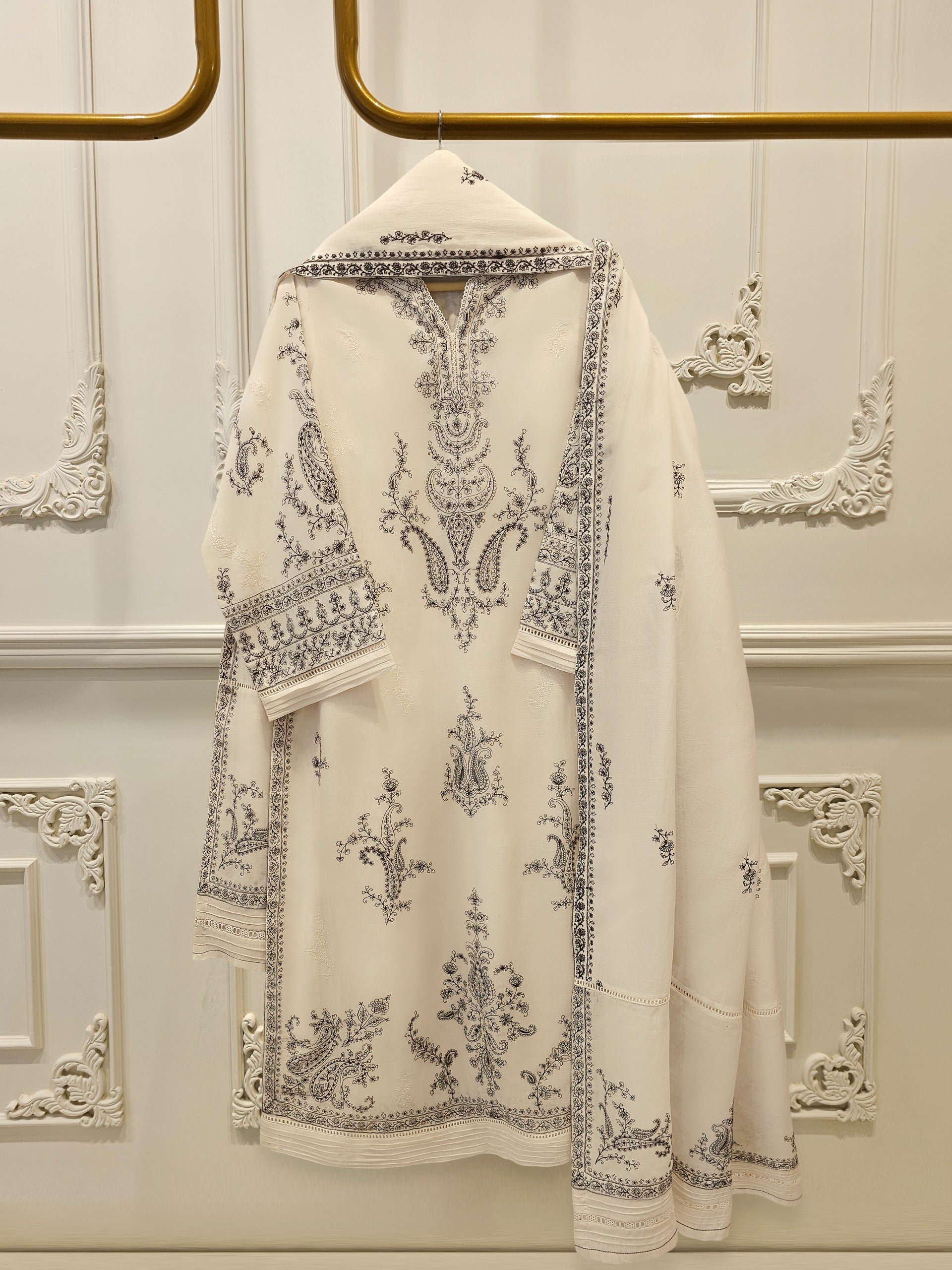 Agha Noor Embroidered Kora Cotton 2 pc - Image 6