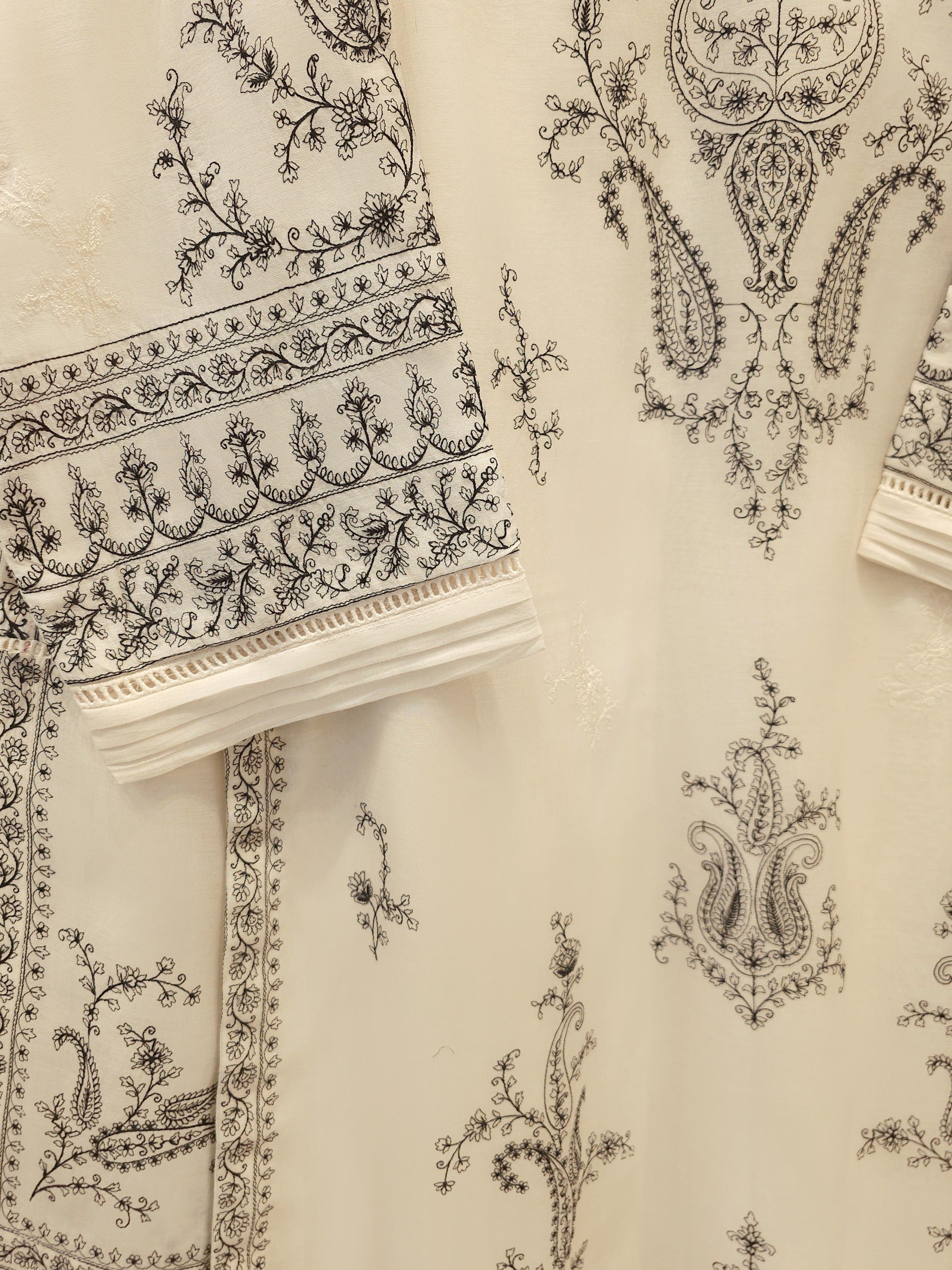 Agha Noor Embroidered Kora Cotton 2 pc - Image 3