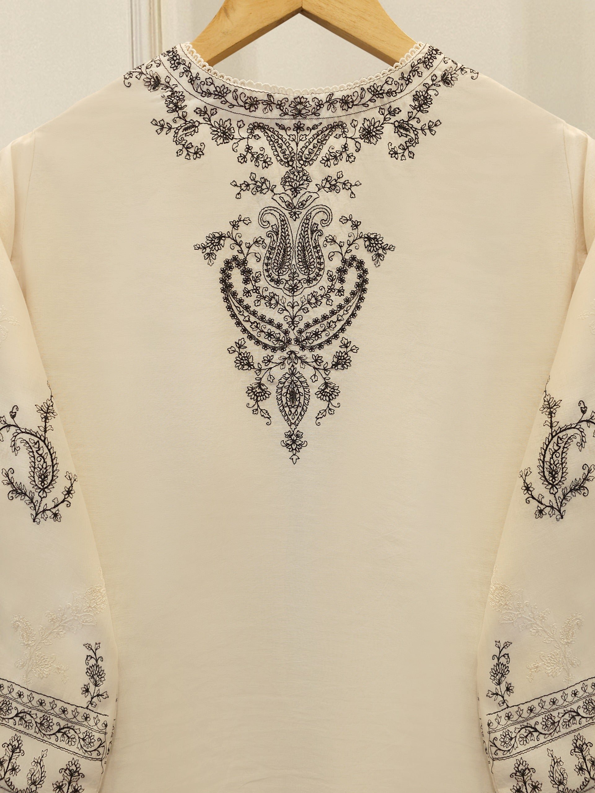 Agha Noor Embroidered Kora Cotton 2 pc - Image 2