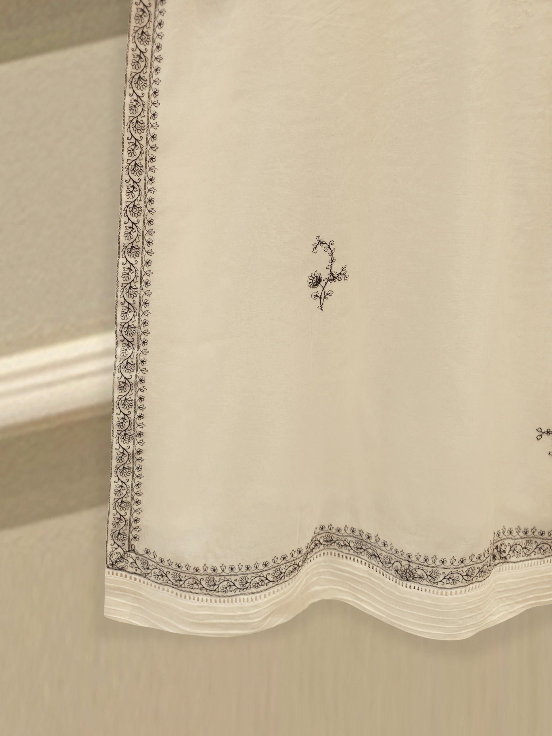 Agha Noor Embroidered Kora Cotton 2 pc - Image 8